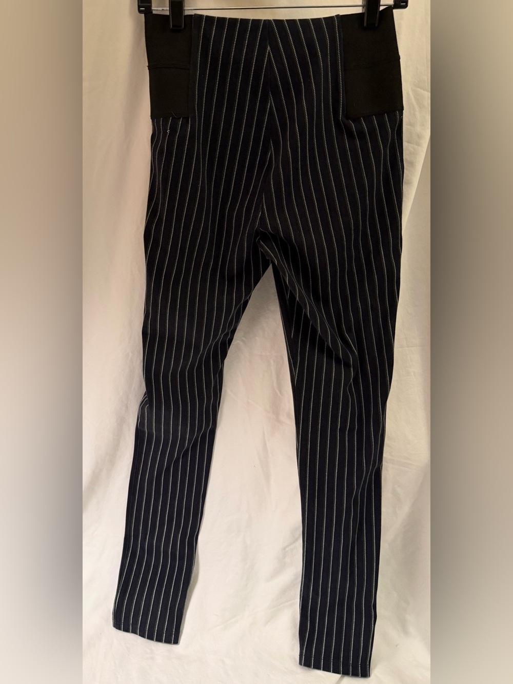 Azur skinny pants completely wearable edition size M - Picture 2 of 9
